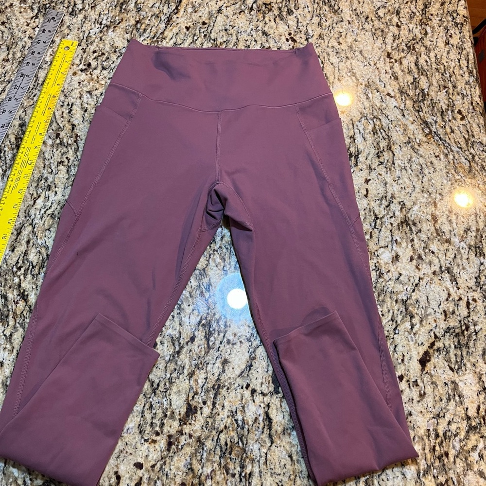Uniqlo Dusty Mauve High-Rise Cropped Leggings